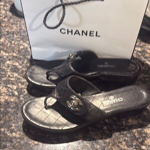 CHANEL Black Sandals Luxurious Open-Toe Design